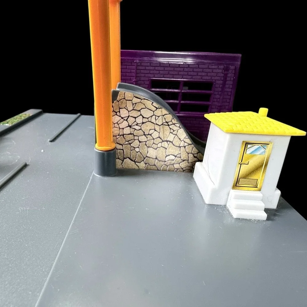 Hot Wheels City 2007 Single Block Purple Building Play Set‎